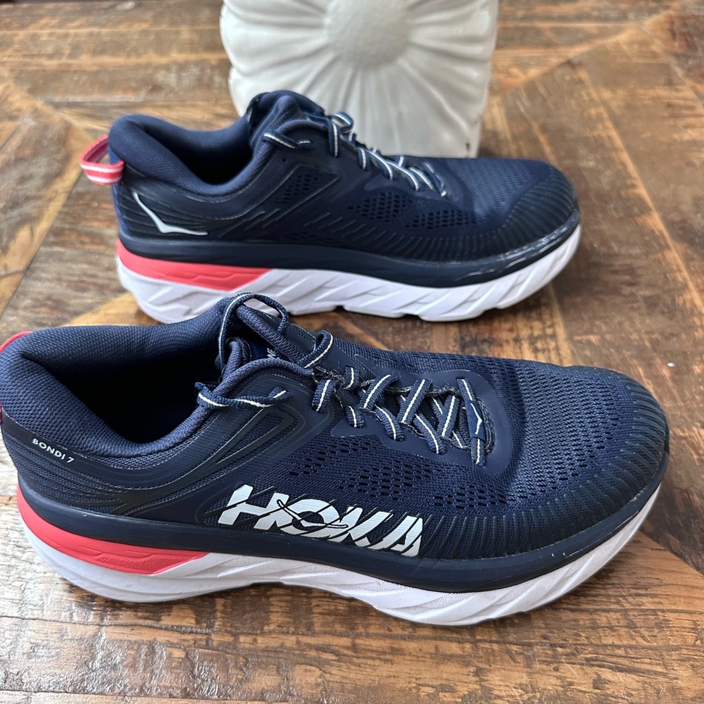 Hoka One One Bondi 7 size US 8.5 Navy